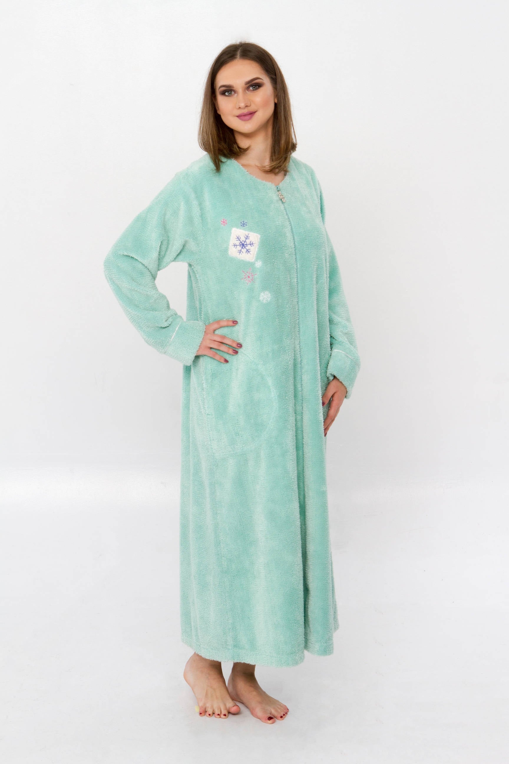 Snowflake Embroidered Zippered Chenille Robe – Bath & Robes
